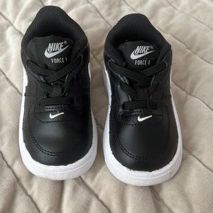 Nike Force 1. Toddler 5. Black/white. Great condition.